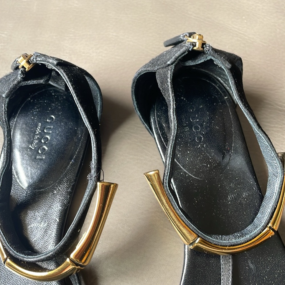 Gucci Black and Gold Sandals with T-Strap Design Sz 38 - Picture 2 of 6